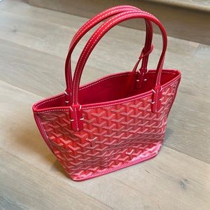 red monogram shoulder tote bag